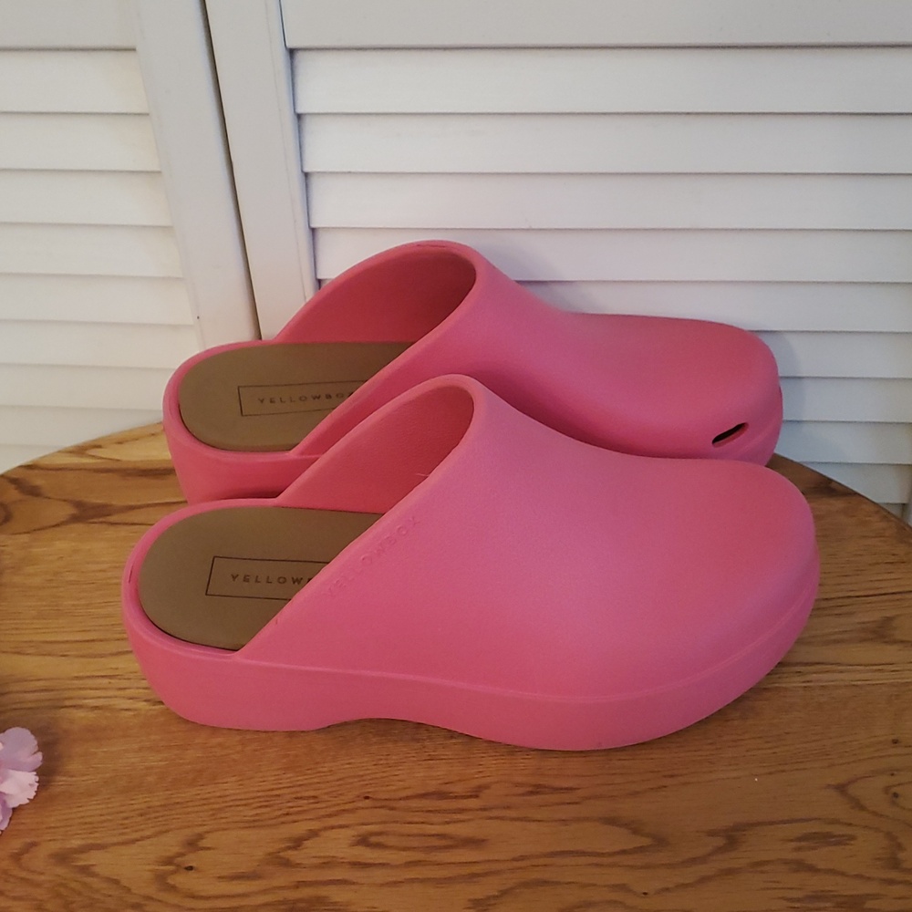 Yellow Box Zippy Pink Clogs, Size 9 - Picture 2 of 8